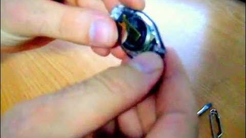 How to change battery in INOVA microlight