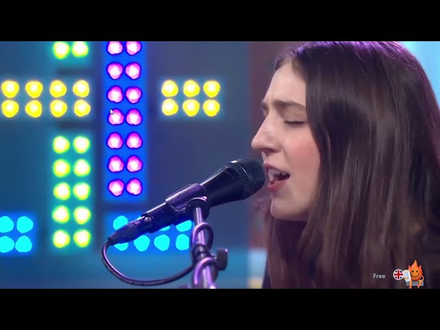 Birdy - Loneliness (Live at Sunday Brunch) class=