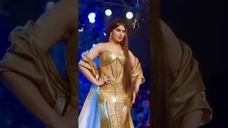 Urvashi Rautela walking in Golden Outfit🔥💯on Delhi Times Fashion Week|The Unseen Shorts #dtfw