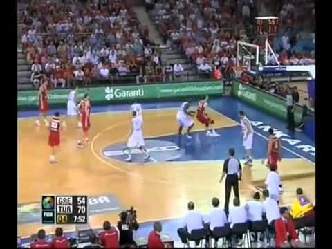 FIBA 2010 Omer Asik dunk vs greece