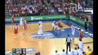 Fiba 2010 Omer Asik Dunk Vs Greece Resimi