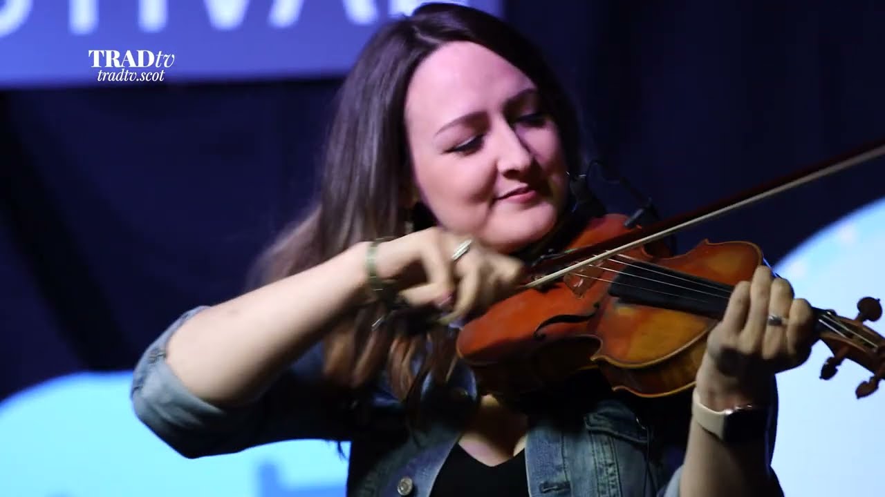 Tonton Blazin' Fiddles — Full Set — Orkney Folk Festival 2022 di YouTube Tonton Blazin' Fiddles — Full Set — Orkney Folk Festival 2022 di YouTube