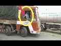 Best truck driver i ever seen, even after long risk  journey, He request car driver, humanity wins