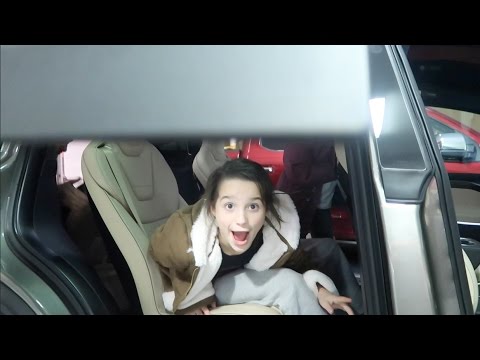 vlogs in spanish Hayley Got A Tesla On Annie's Birthday (WK 309.6) | Bratayley