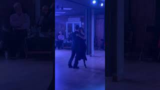 Paulina Mejía y Juan David Vargas bailando una milonga en Barcelona.