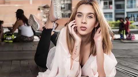 Triangle Parallax Opener