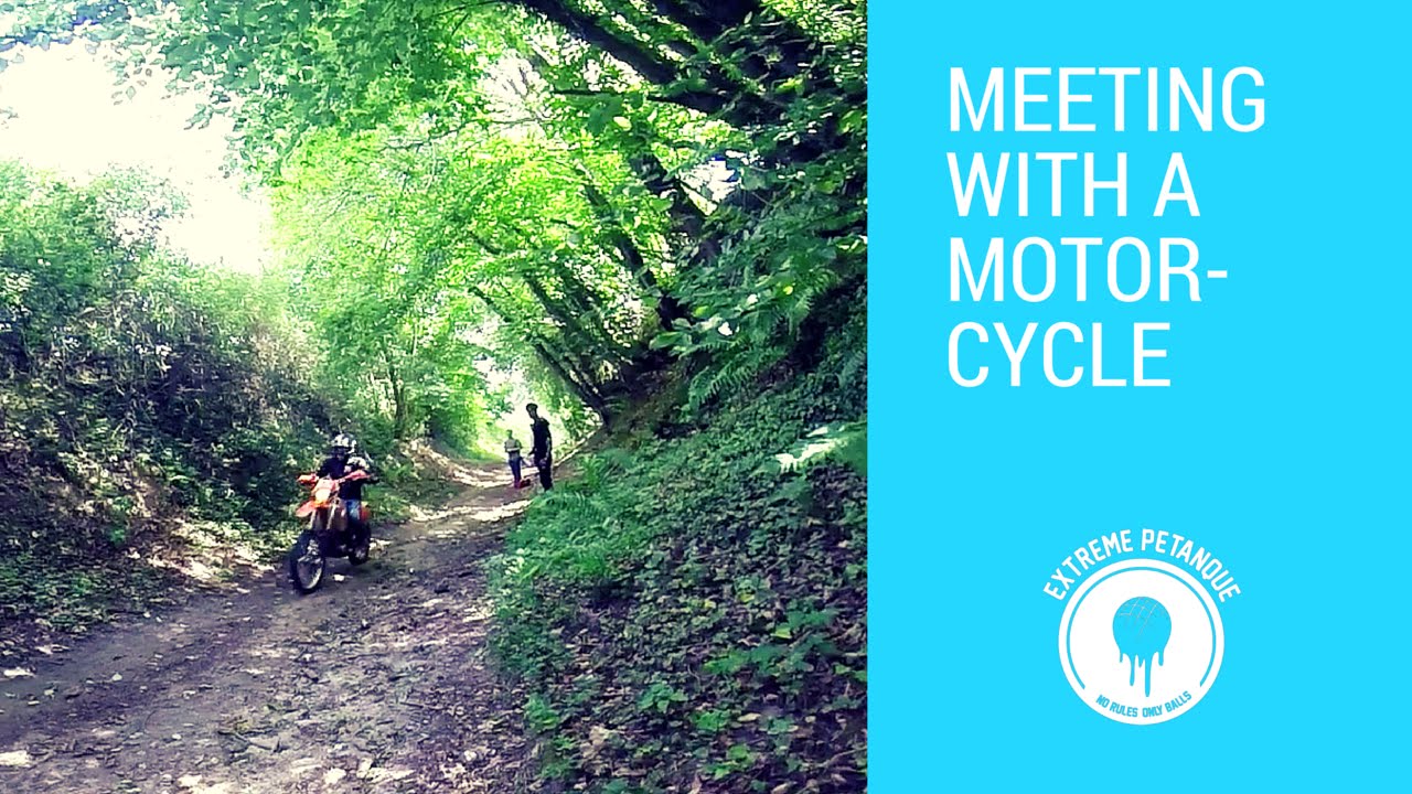 Extreme Petanque Encounter: motorcycle on the petanque pitch