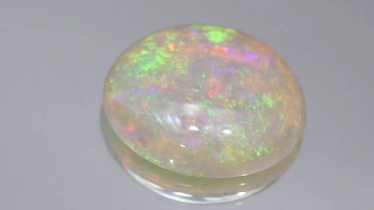 天然ホワイトオパール 1.56ct 【グリーン・美遊色】 オーストラリア