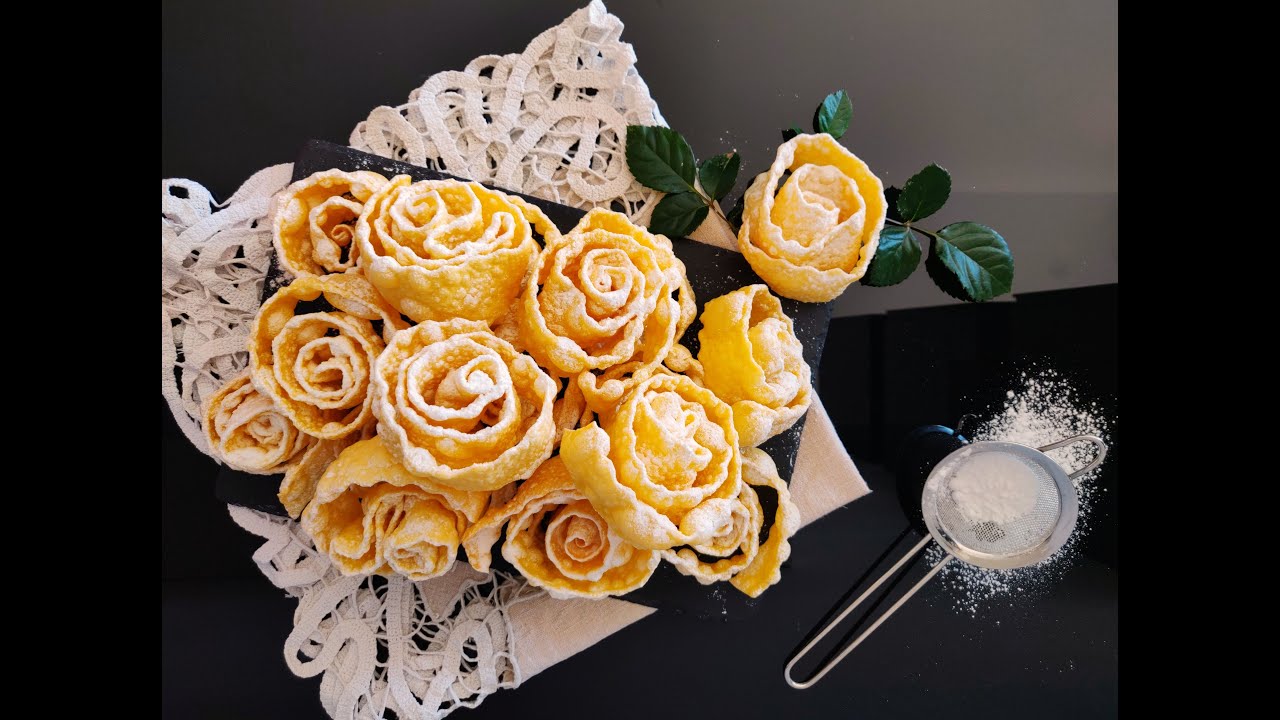 CHIACCHIERE-ROSE. Ricetta semplice con solo 4 ingredienti.