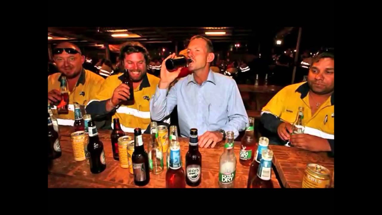 Guarda Bachelors from Prague:Creature of Abbott su YouTube Guarda Bachelors from Prague:Creature of Abbott su YouTube