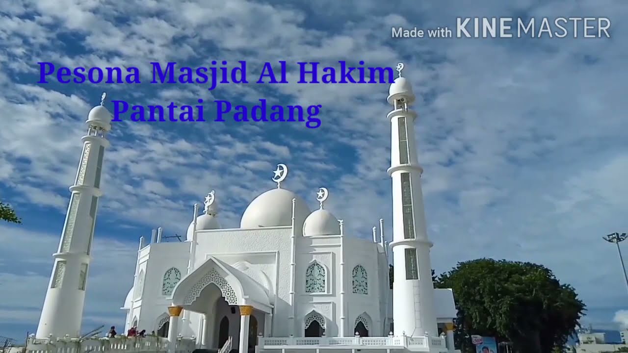 Pesona Masjid Al Hakim Pantai Padang Taplau Sumatera Barat