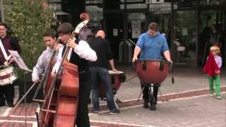 Flashmob in Bad Homburg 'Hier spielt die Musik'