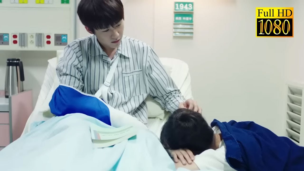 Золушка позаботилась о раненом боссе. Он больше не может скрывать к ней любовь.