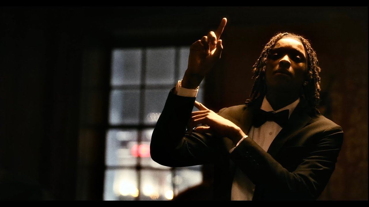 Guarda MOODY x PRINCIPLES (Official Video) su YouTube Guarda MOODY x PRINCIPLES (Official Video) su YouTube