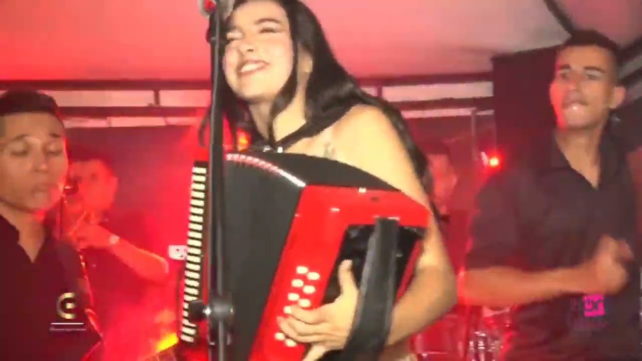 Seguimos de fiesta decembrina.que viva el vallenato.