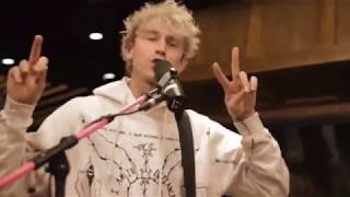 Machine Gun Kelly - Bloody Valentine (español)