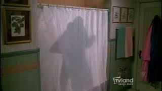 The King of Queens: Doug Sings in the Shower