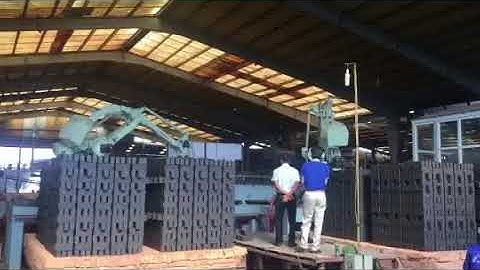 robot gắp gạch tuynel - Robot Xếp Gạch Yaskawa