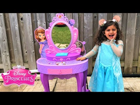Kids Pretend Play Princess Dress Up w/ Pink vanity Girl Toys