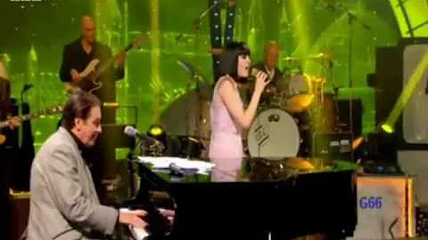 Jessie J ~ Price Tag (Jools' Annual Hootenanny) 31st Dec 2011