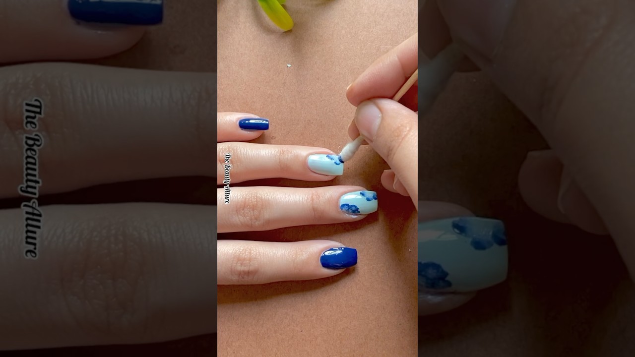 💅💙Easy nail art with cotton swabs 