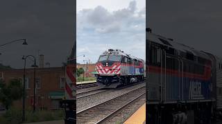 Metra outbound blasting the horn!