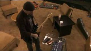 U2's The Edge soundchecks his guitar rig (It Might Get Loud)