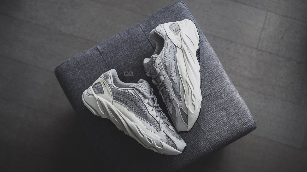 static yeezy 700 on feet