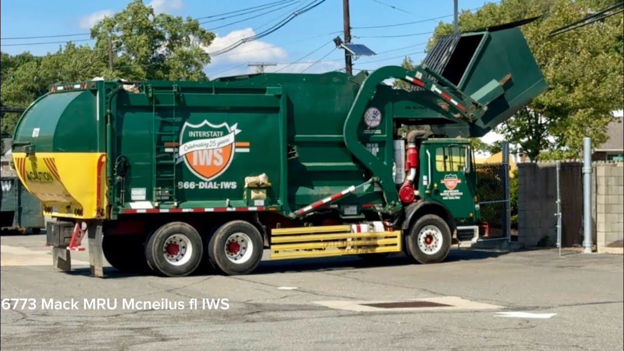 IWS 6773 Mack MRU Mcneilus Front loader