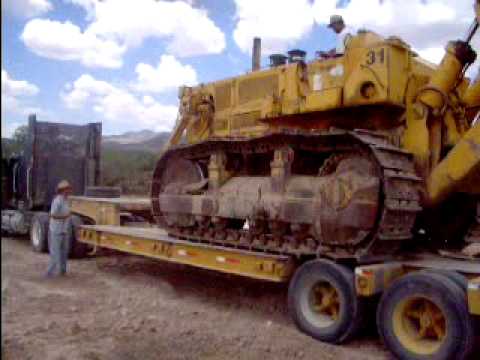 Cargando un bulldozer Fiat Allis HD31. Loading a HD31 dozer