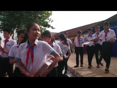 Khoảnh khắc thật ý nghĩa || Các em nhận giấy khen học sinh giỏi phần 3 || THCS Lý Tự Trọng - youtube