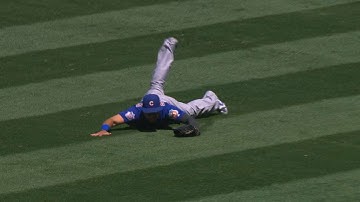 CHC@LAA: Almora lays out for a great catch in right