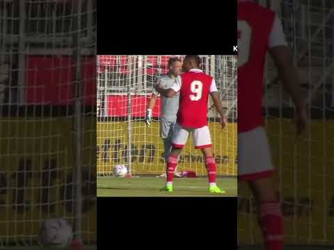Gabriel Jesus scores