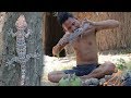 Primitive technology  find food gecko  lizard  in forest  cooking gecko with coconut
