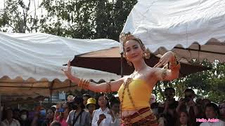 แต้ว ณฐพร เตมีรักษ์ รำบวงสรวงองค์พญาศรีสัตตนาคราช นครพนม 2566