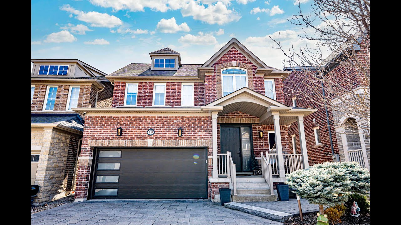 19 Duke of Cornwall Dr