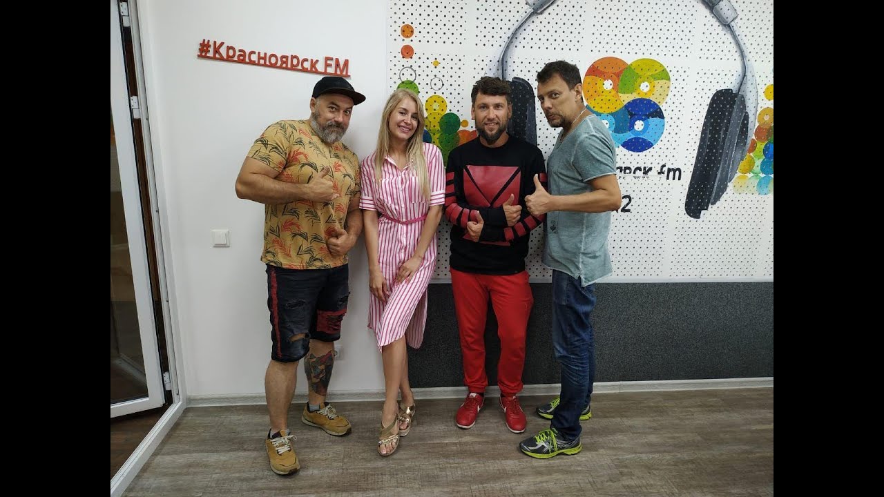 Утреннее шоу программы. Утреннее шоу на телевидении. Хит фм ведущие утреннего шоу. Таше и адамов ведущие хит фм. Русские перцы ведущие полина жукова.