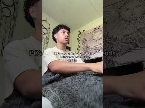 مألوف صانع محتوى رقمي مقاطع فيديو قصيرة على يوتيوب صانع محتوى إبداعي 