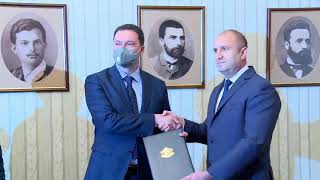 Президентът Румен Радев връчва мандат на "ГЕРБ СДС"  - 45 ото Народно събрание