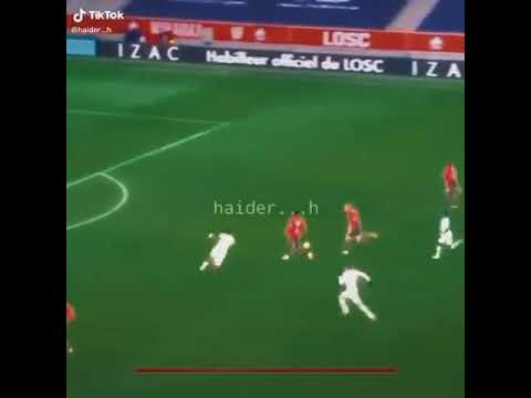 الصخرة الدفاعية كيمبيبي رغم الإصابة دافع وقاوم الإصابة