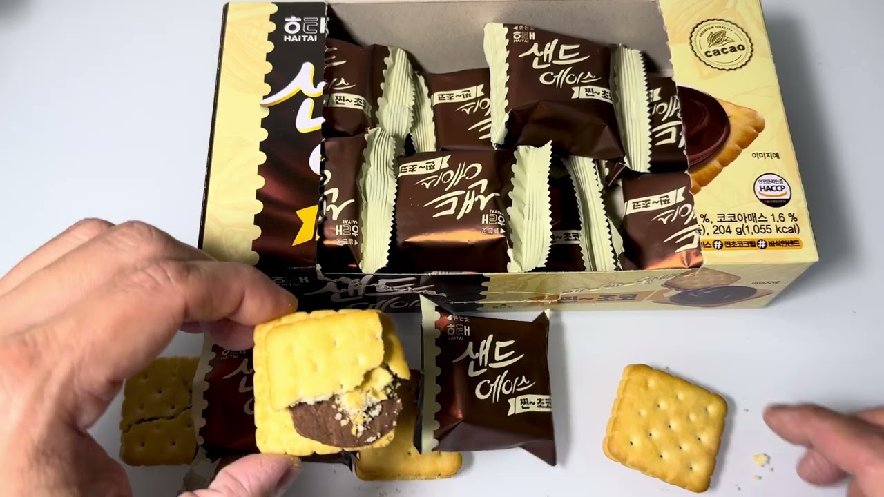 Ace Sand Choco Cream (Chocolate Biscuits) by Haitai - Food Review