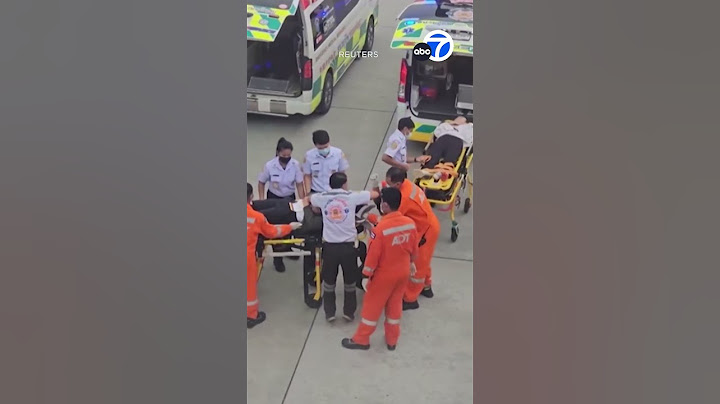 1 dead after severe turbulence on Singapore Airlines flight