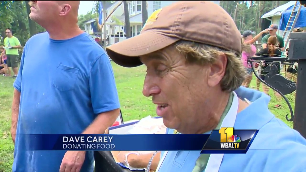 Video: Community steps up to help neighbors after tornado - YouTube