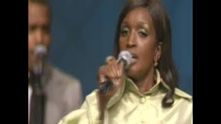 Lucinda Moore performs at MaLinda Sapp's funeral