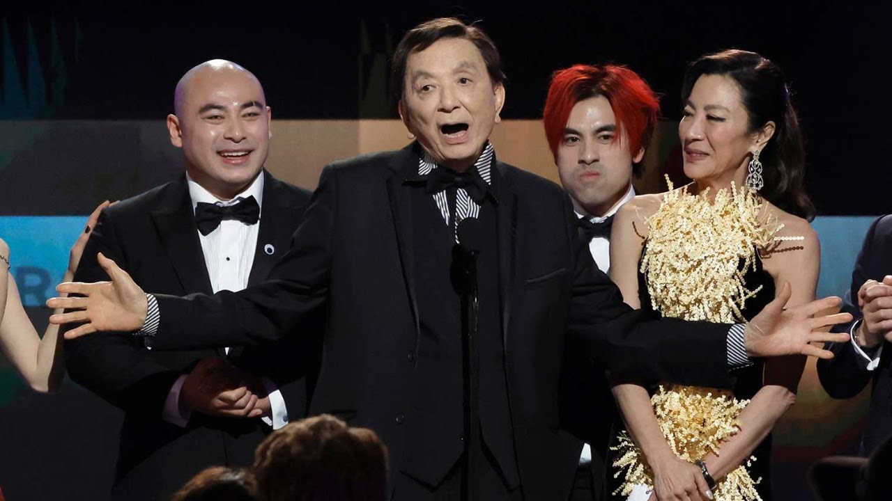 'Everything Everywhere All at Once' star James Hong, 94, wins over with ...