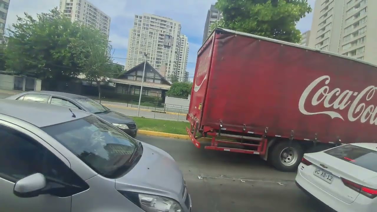 nuevo capítulo de Jaime pasea debut de  los minibuses electricos zhongtong de gran Américas Santiago