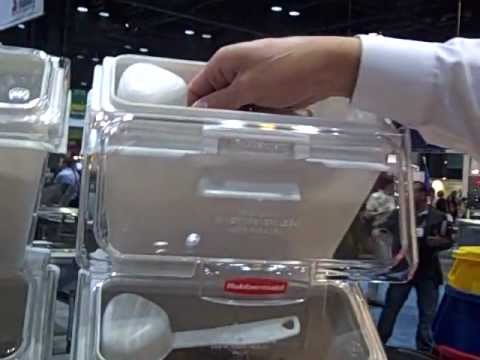 Rubbermaid Commercial White ProSave Mobile Ingredient Bin, 26.18 Gallon