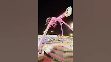 لحظة سقوط لعبة 360 ووحدة منهم طارت وكانت الإصابة خطيرة جدا في منتزه الجبل الأخضر 