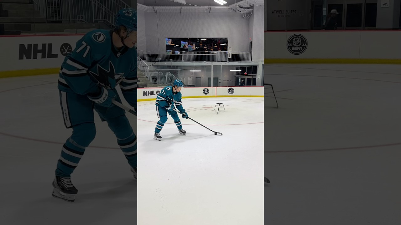 Macklin celebrity is so smooth 🏒