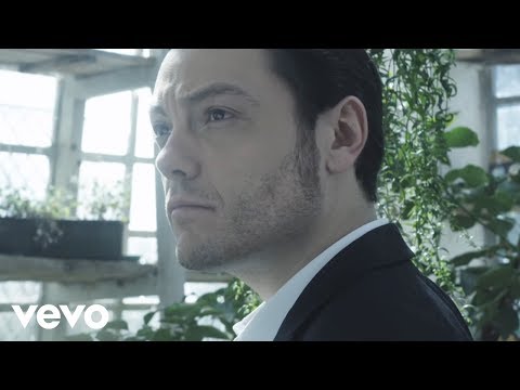 Tiziano Ferro feat. Malú - El amor es una cosa simple